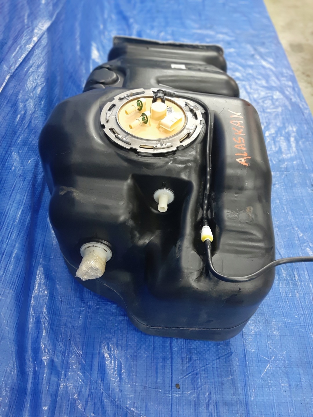 tank kraftstofftank NAVARA W470 ALASKAN 17R 2,3DCI