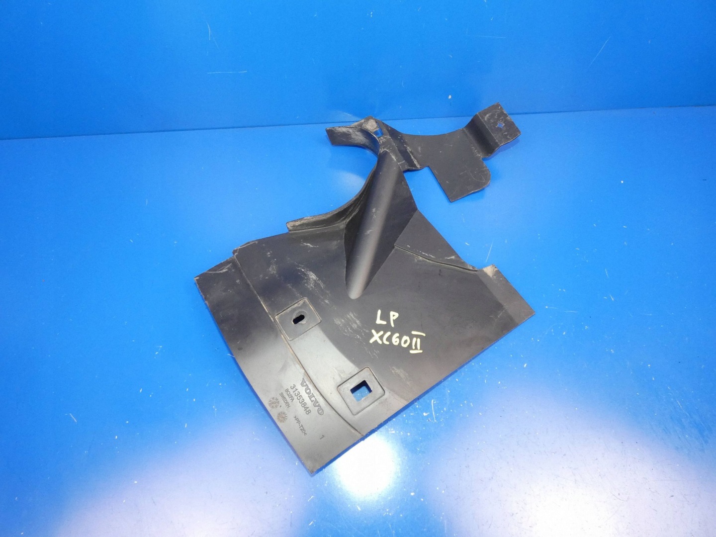 mudguard flap front front side left Volvo XC60 31353848