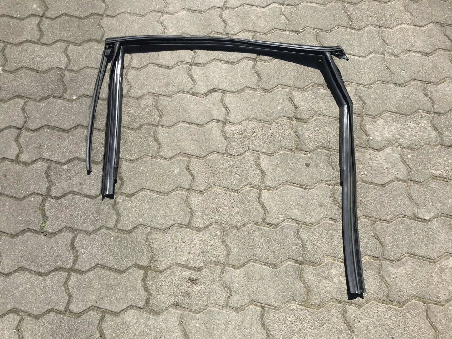 gasket windows left rear part AUDI Q7 4M