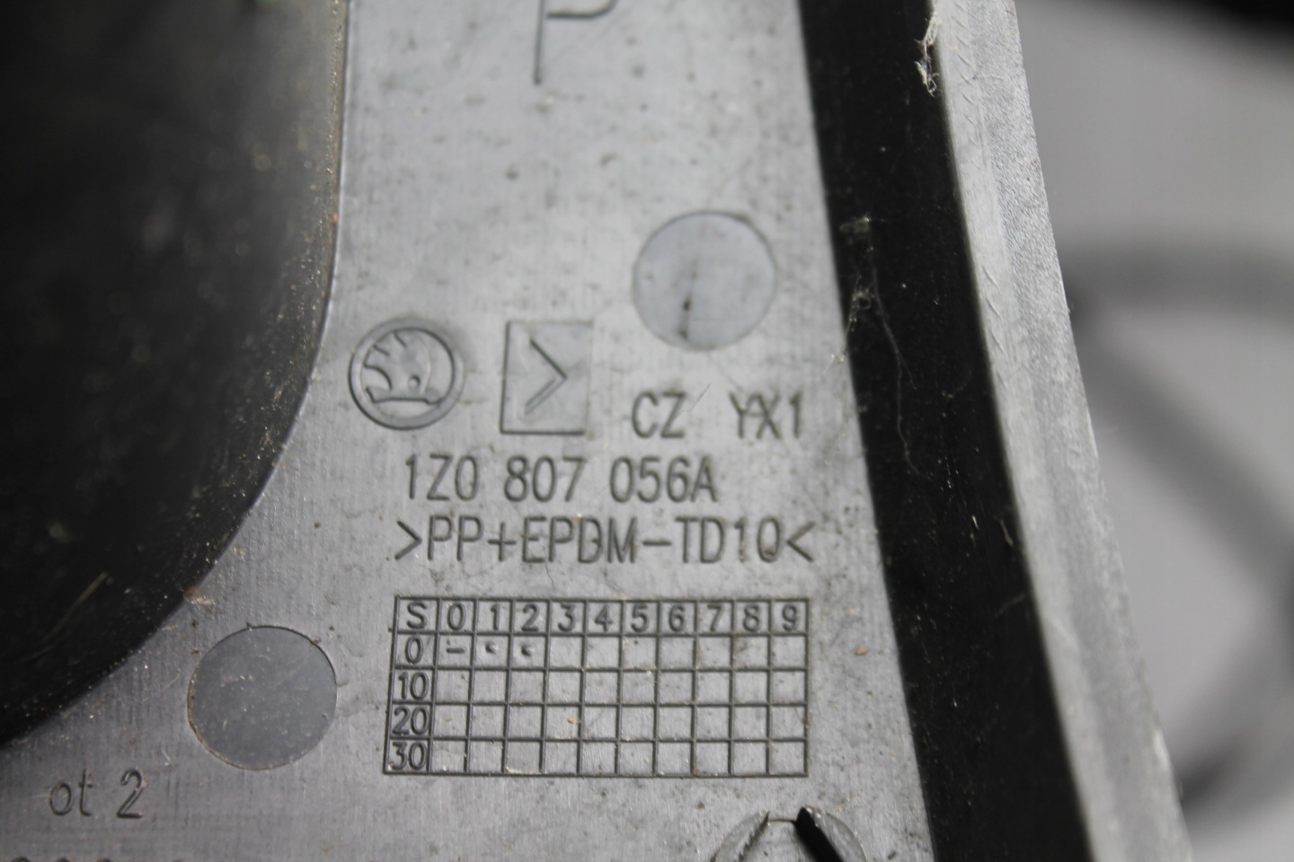 Spritzdüse Leuchte rechts 1Z0807056A OCTAVIA II LIFT 08