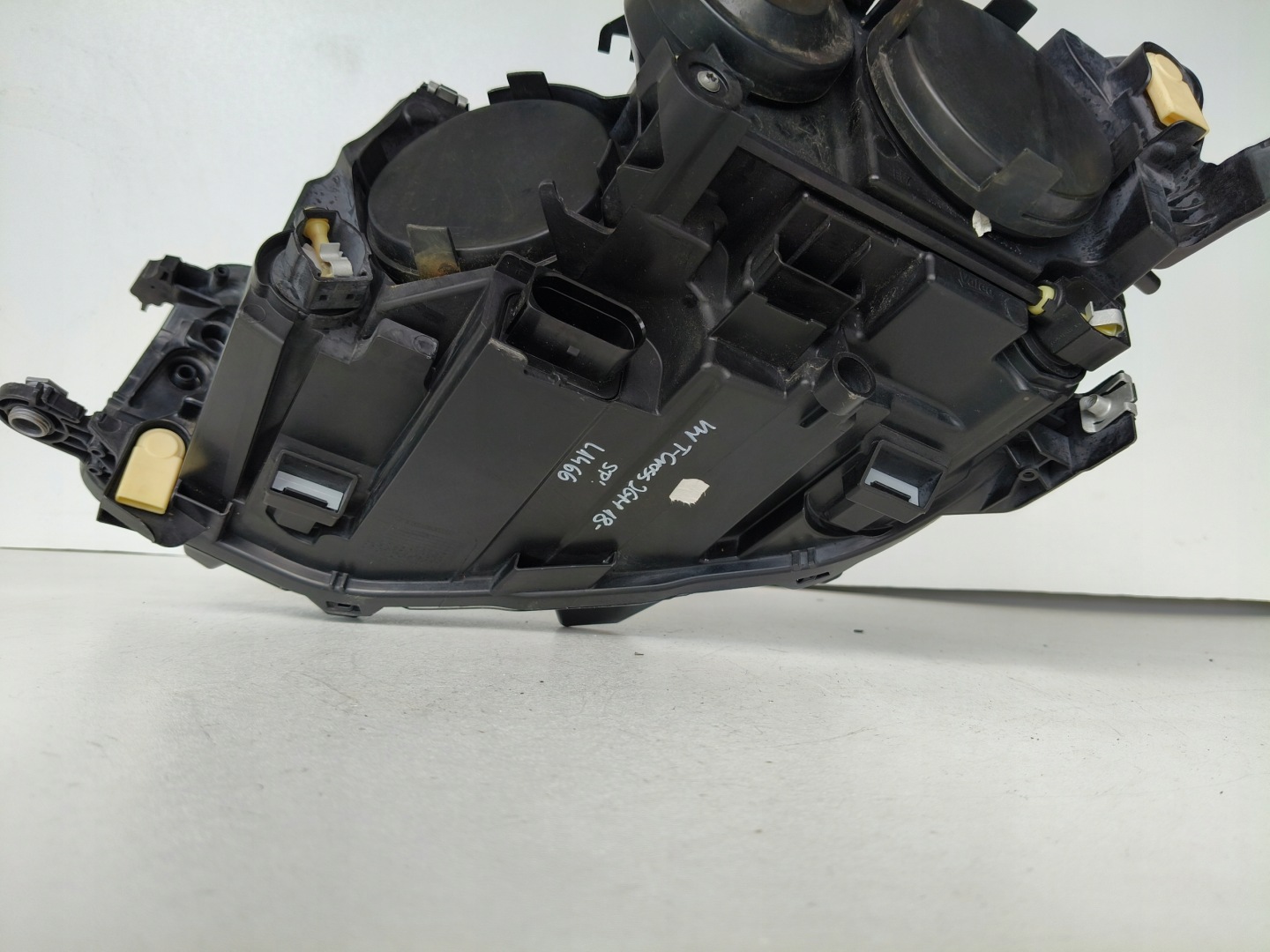 light right REFLEKTOR VW T-CROSS 2GM 18