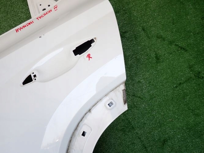 HYUNDAI TUCSON IV door left rear. rear part
