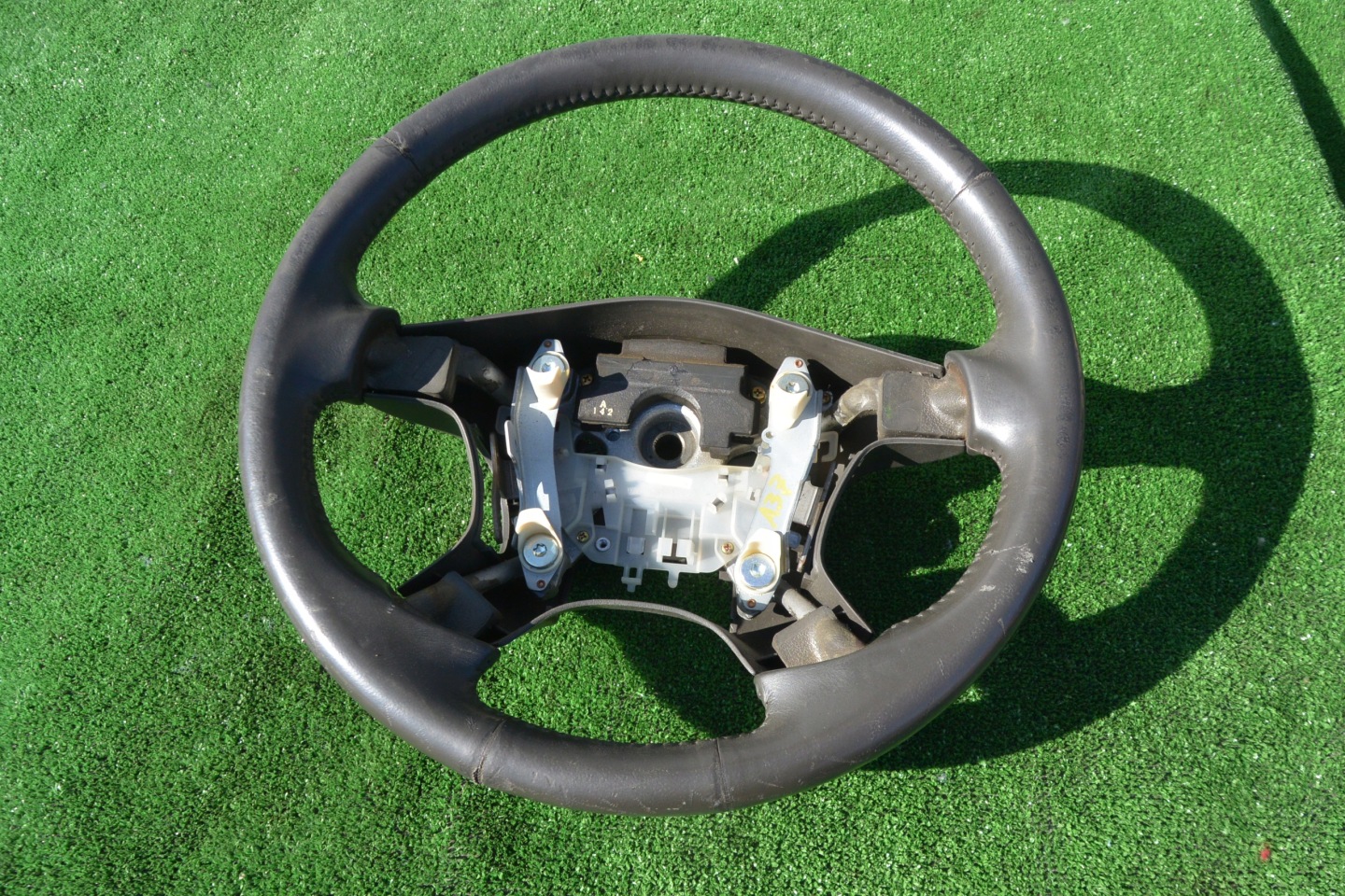 NISSAN MAXIMA QX A33 steering wheel, leather 00-05