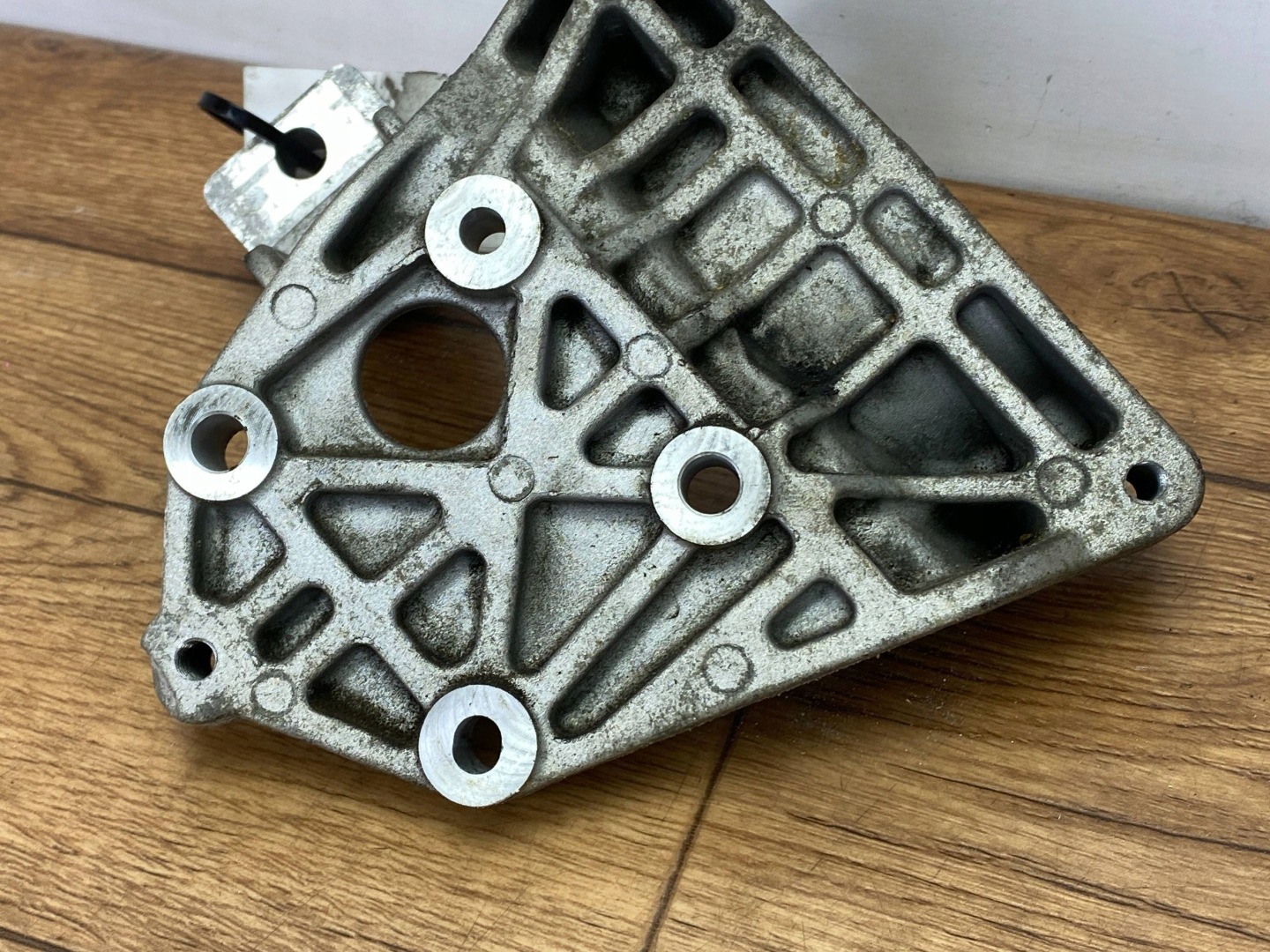 Support sprezarki Climatisateur air conditionné Chevrolet Camaro VI 2016+