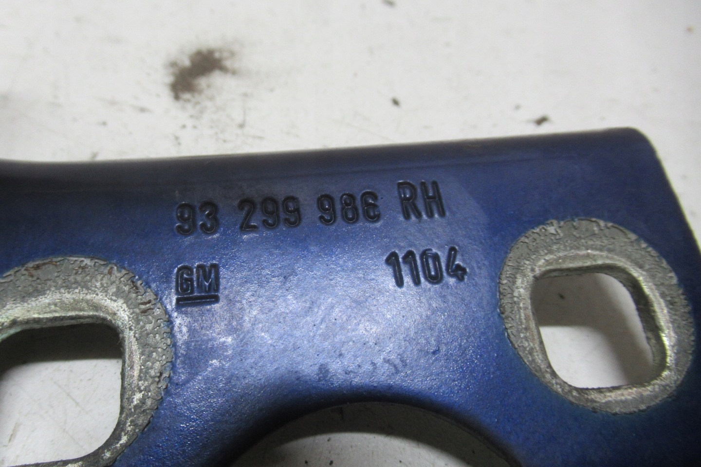 OPEL MERIVA A 1.6 05R hinge bonnets right 93299986