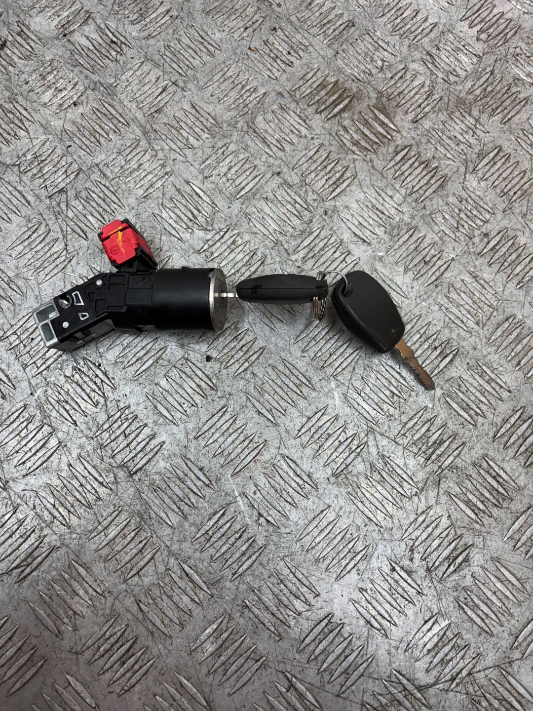 ignition Z KLUCZYKIEM DACIA LOGAN II 12