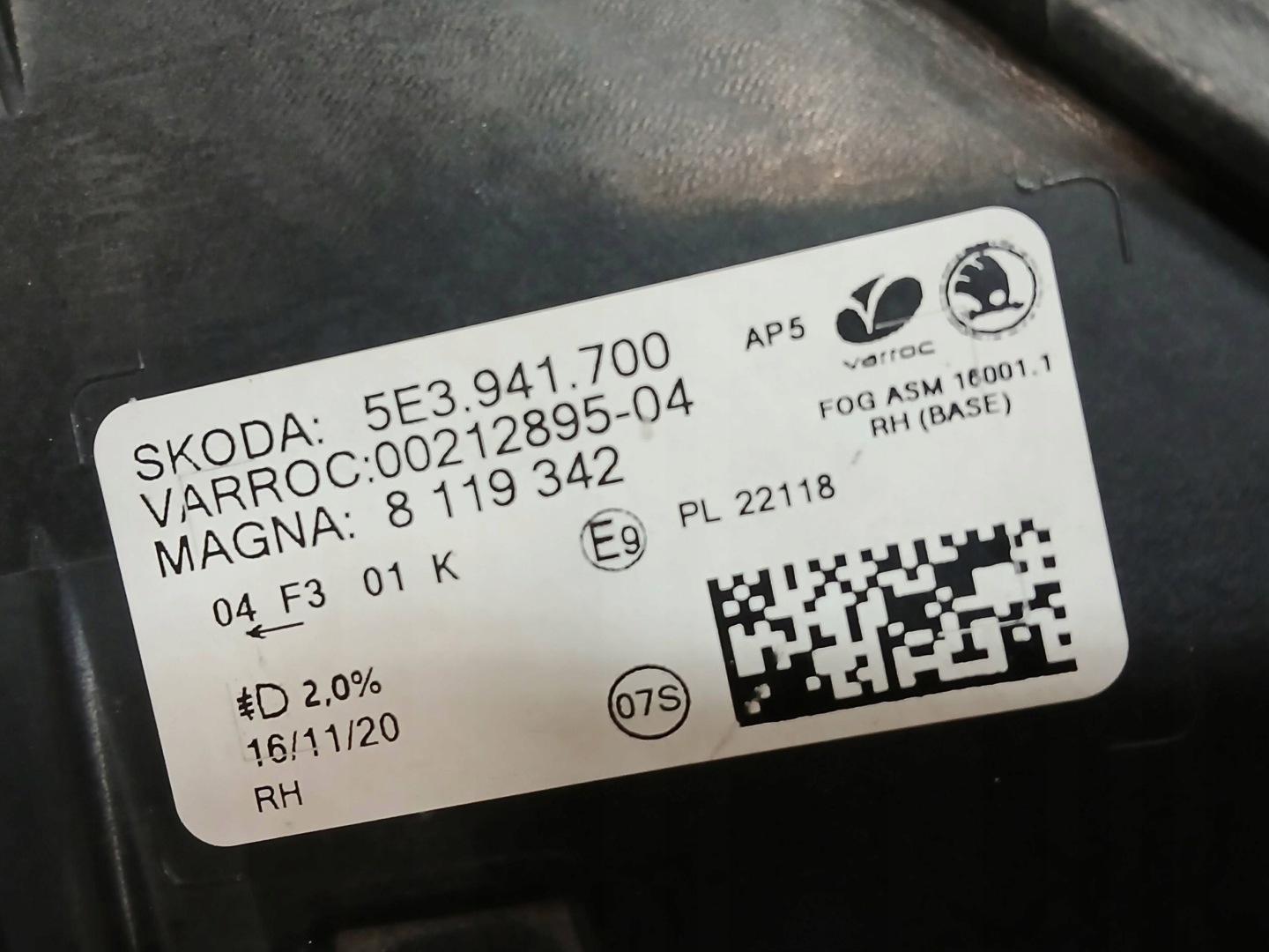 fog light front right SKODA OCTAVIA IV 4 LED 5E3941700