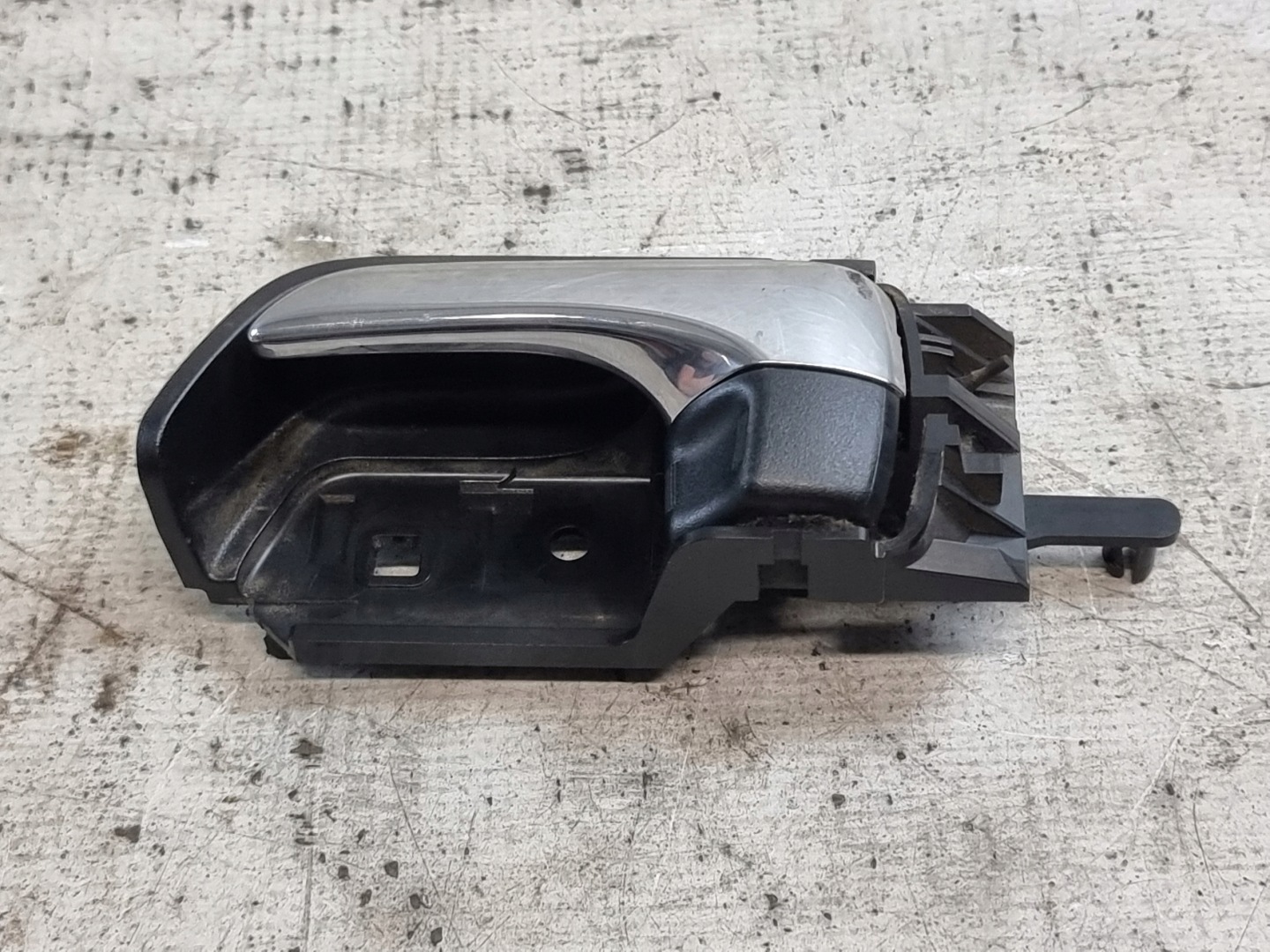 handle inner left rear part OE 69274-47020 TOYOTA PRIUS II 08r