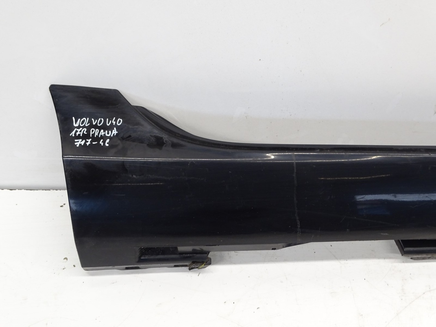 moulding cap threshold right VOLVO V40 II R-design 717-46