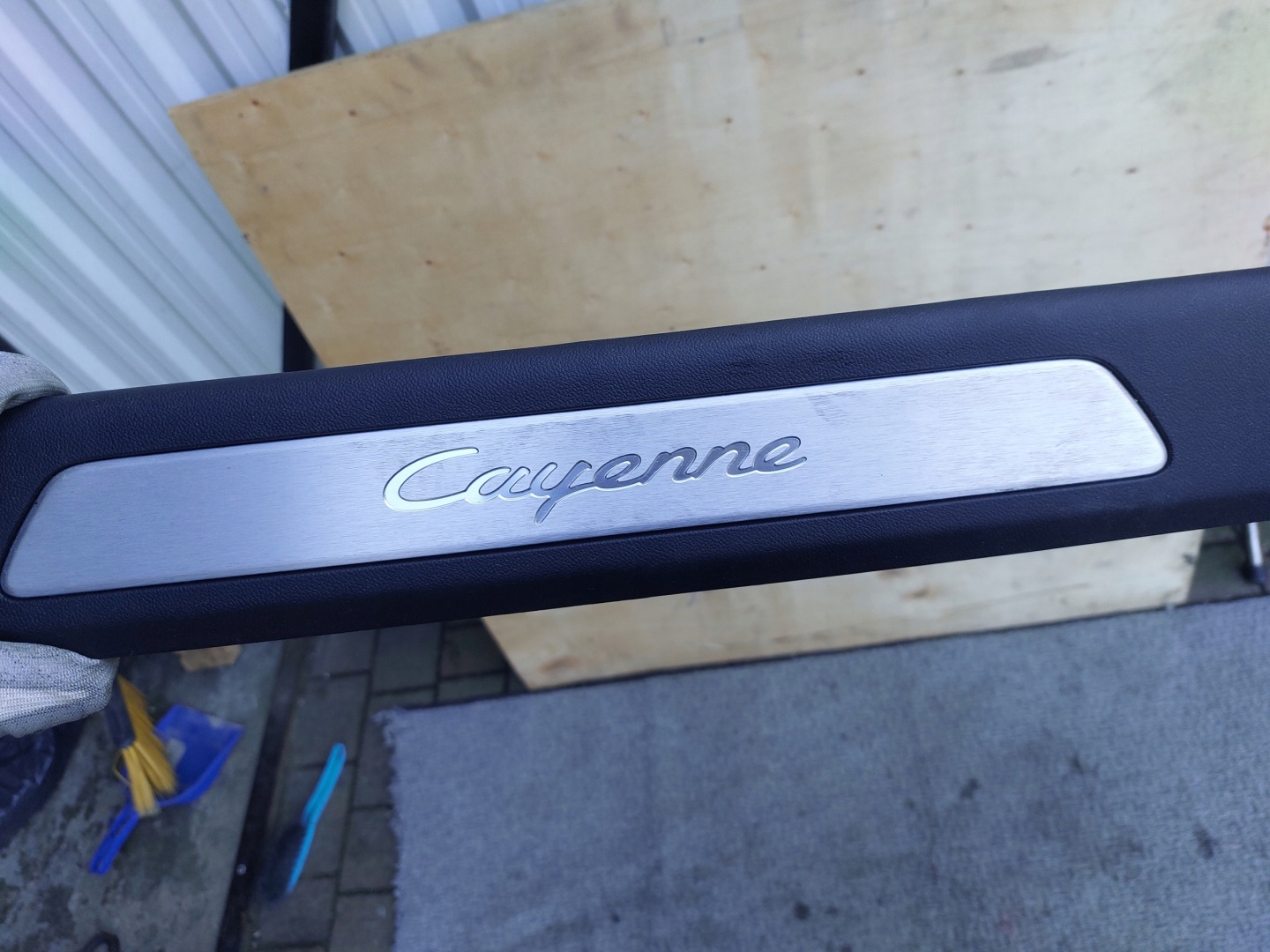 cover cap of the threshold left PORSCHE CAYENNE III 22r