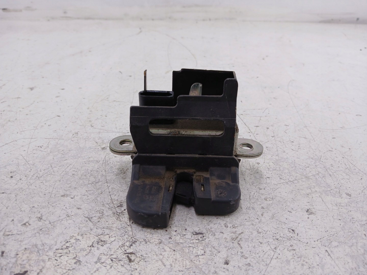 VW TOURAN and lock bonnet boot 1T0827505F