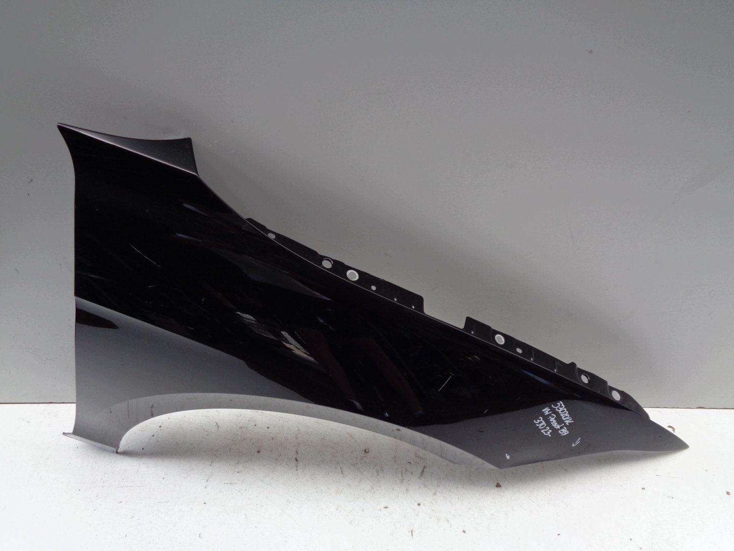 fender right front VW PASSAT B9 3J 3J0 23- NR 53020