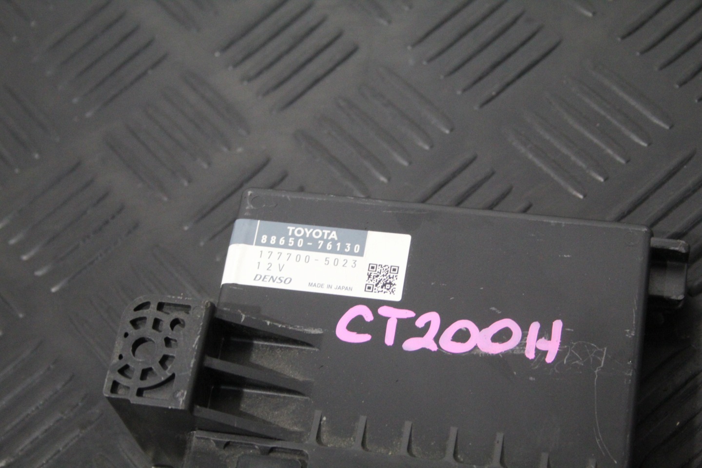 module control unit LEXUS CT200H 88650-76130