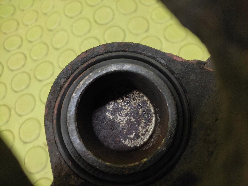 TOYOTA YARIS and 1.4 caliper right front