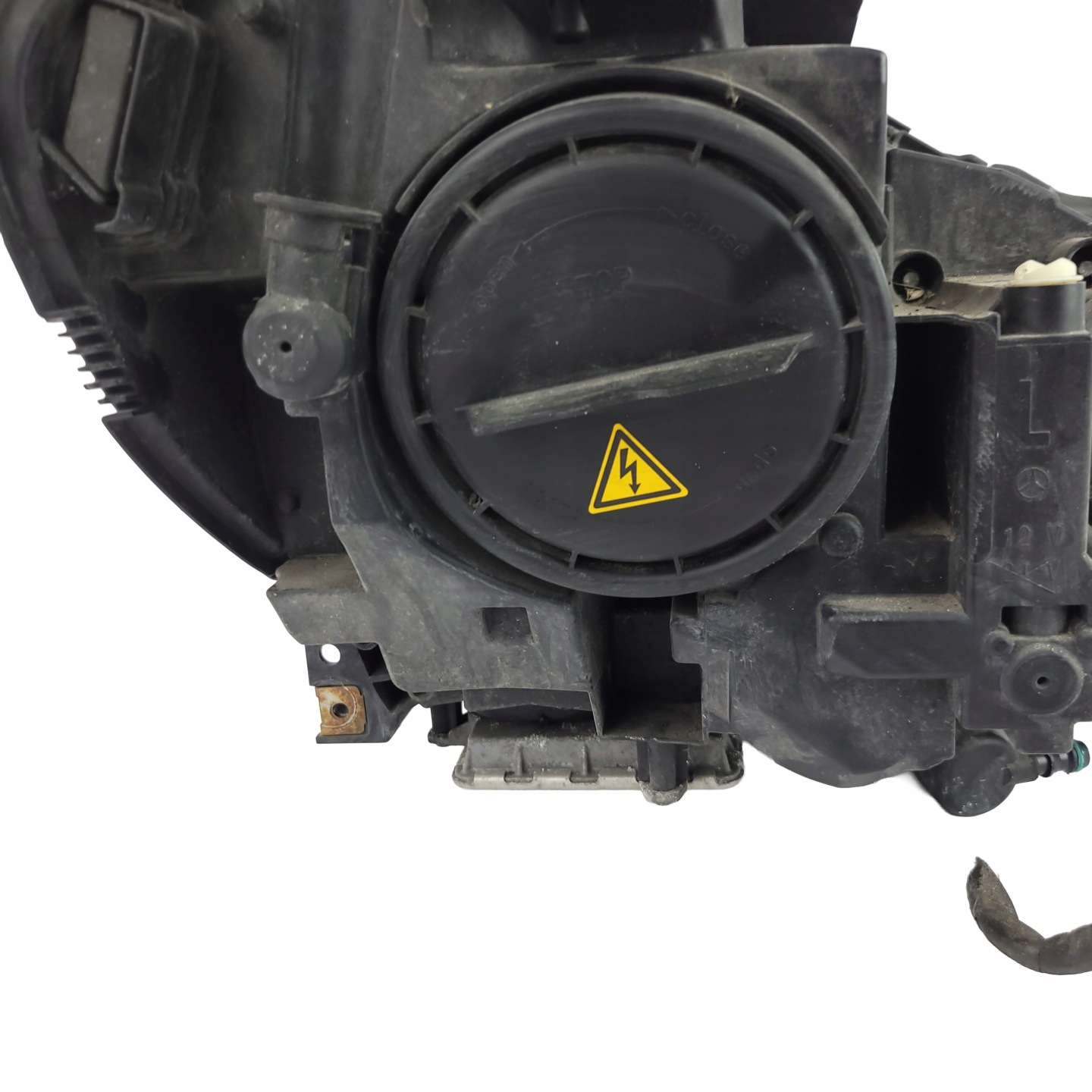 MERCEDES W204 LIFT light front front left SKRETNA KPL EU A2048204339