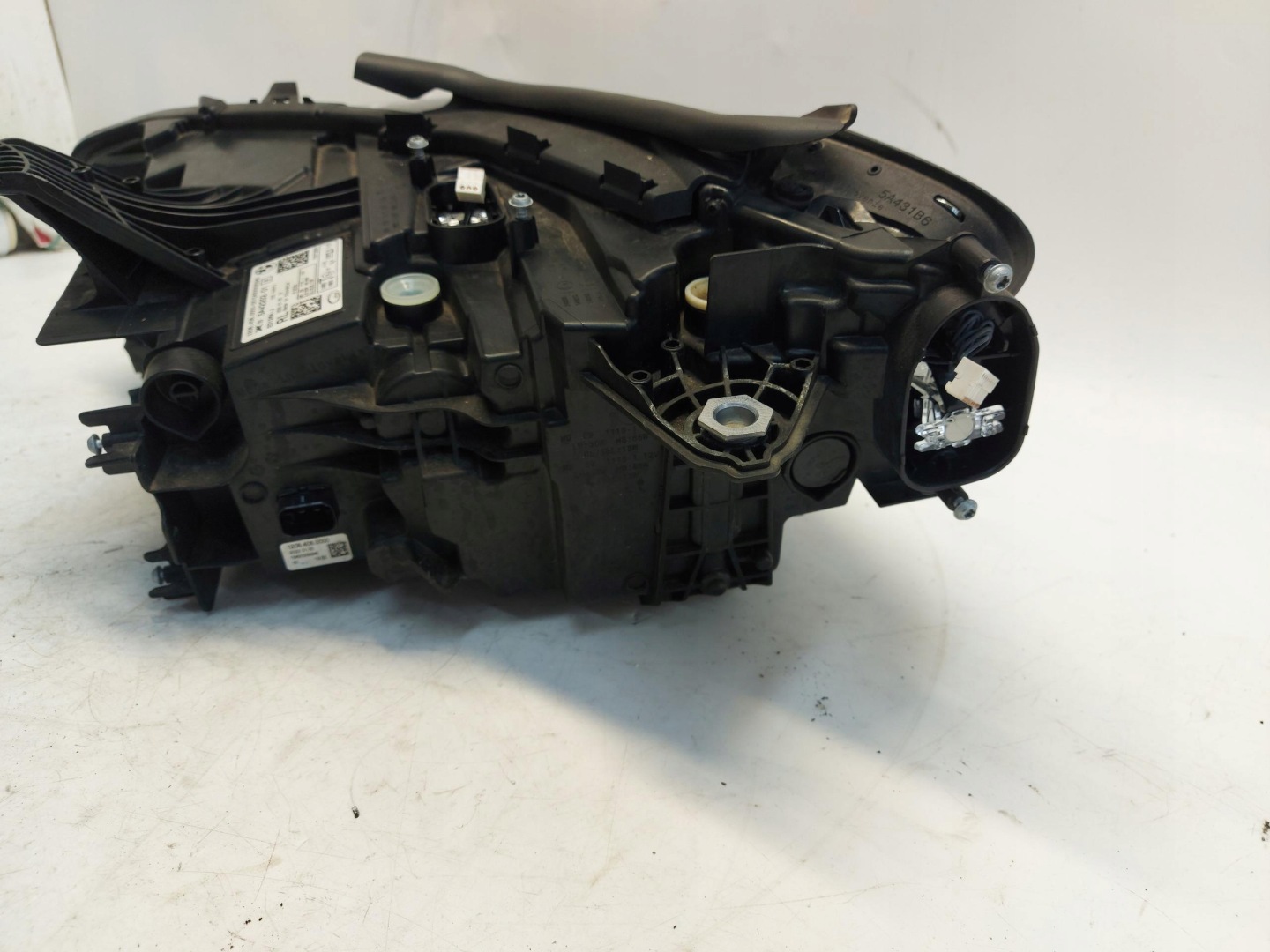 BMW U06 220d light right front RHD UK 5a42252