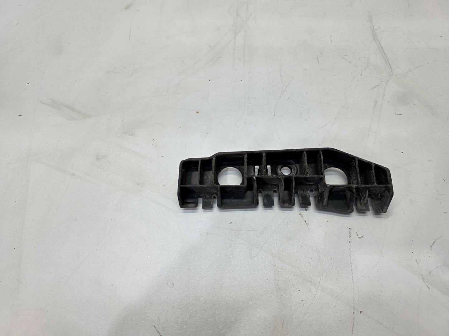 bracket holder mouldings left front AUDI A5 8W SPORTBACK 8W6853921A