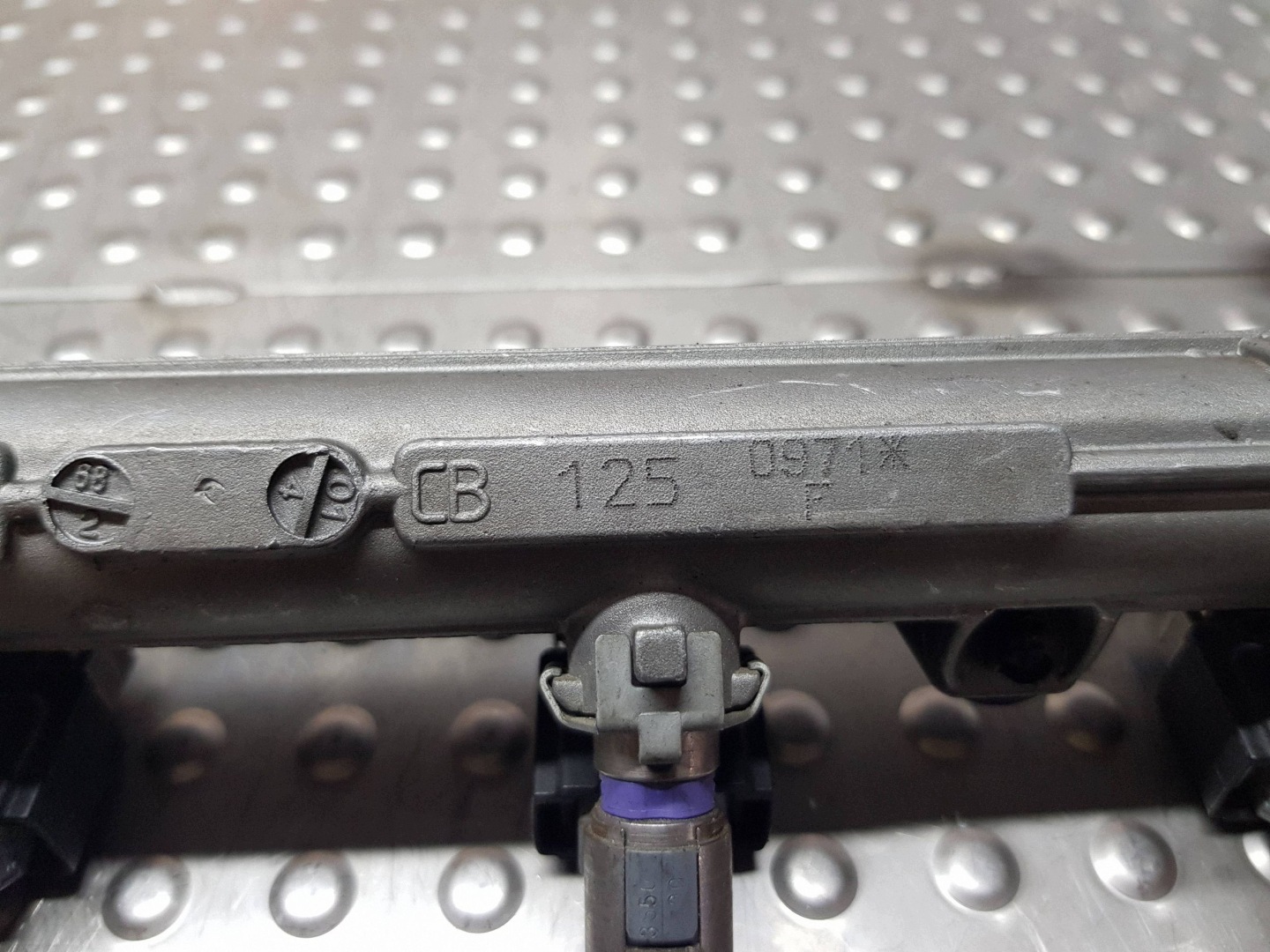 Rampe injection 3 Injecteurs KPL 036031A GOLF IV A3 8L LEON et 1.6 16V