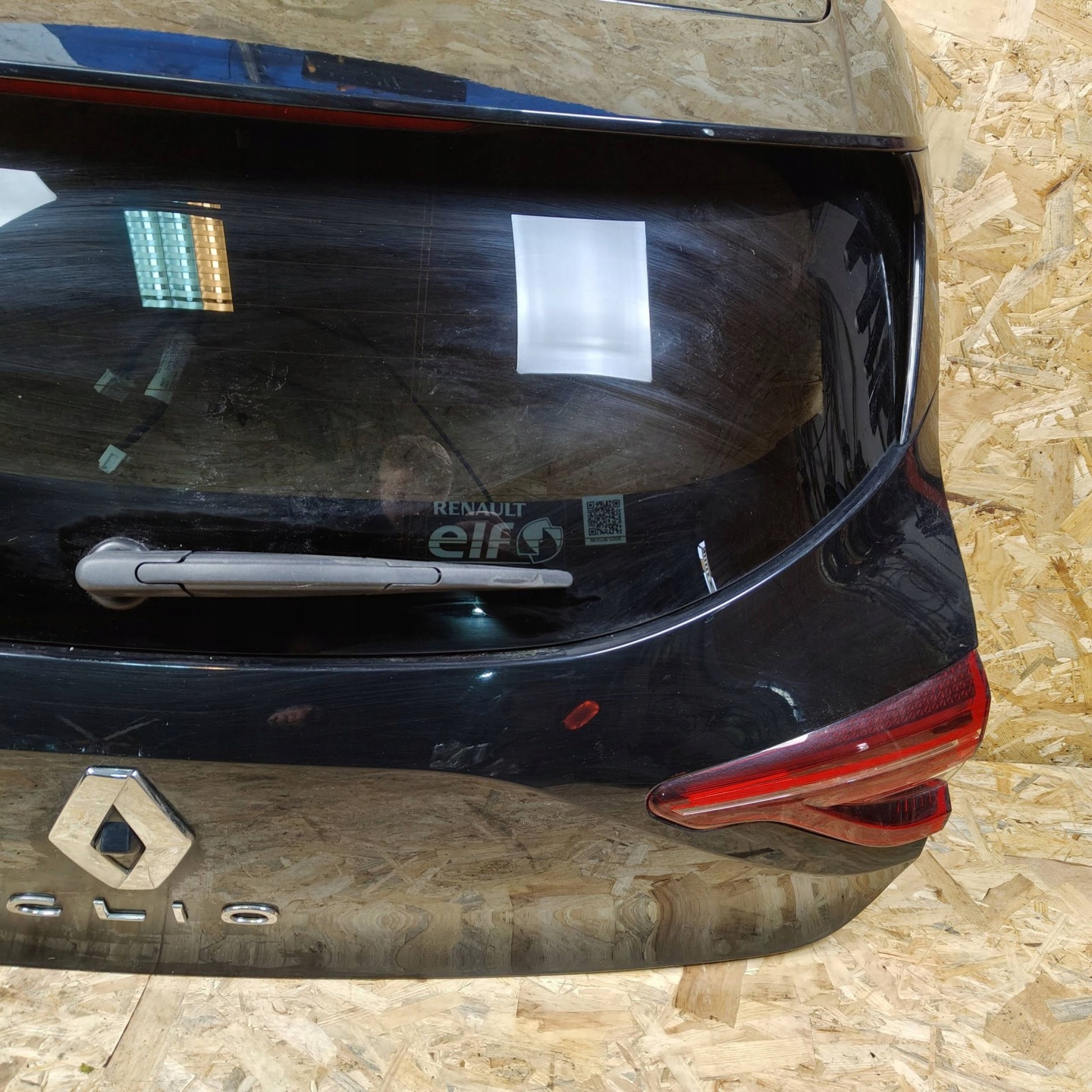 trunk door boot rear part Renault Clio V kamera tegne