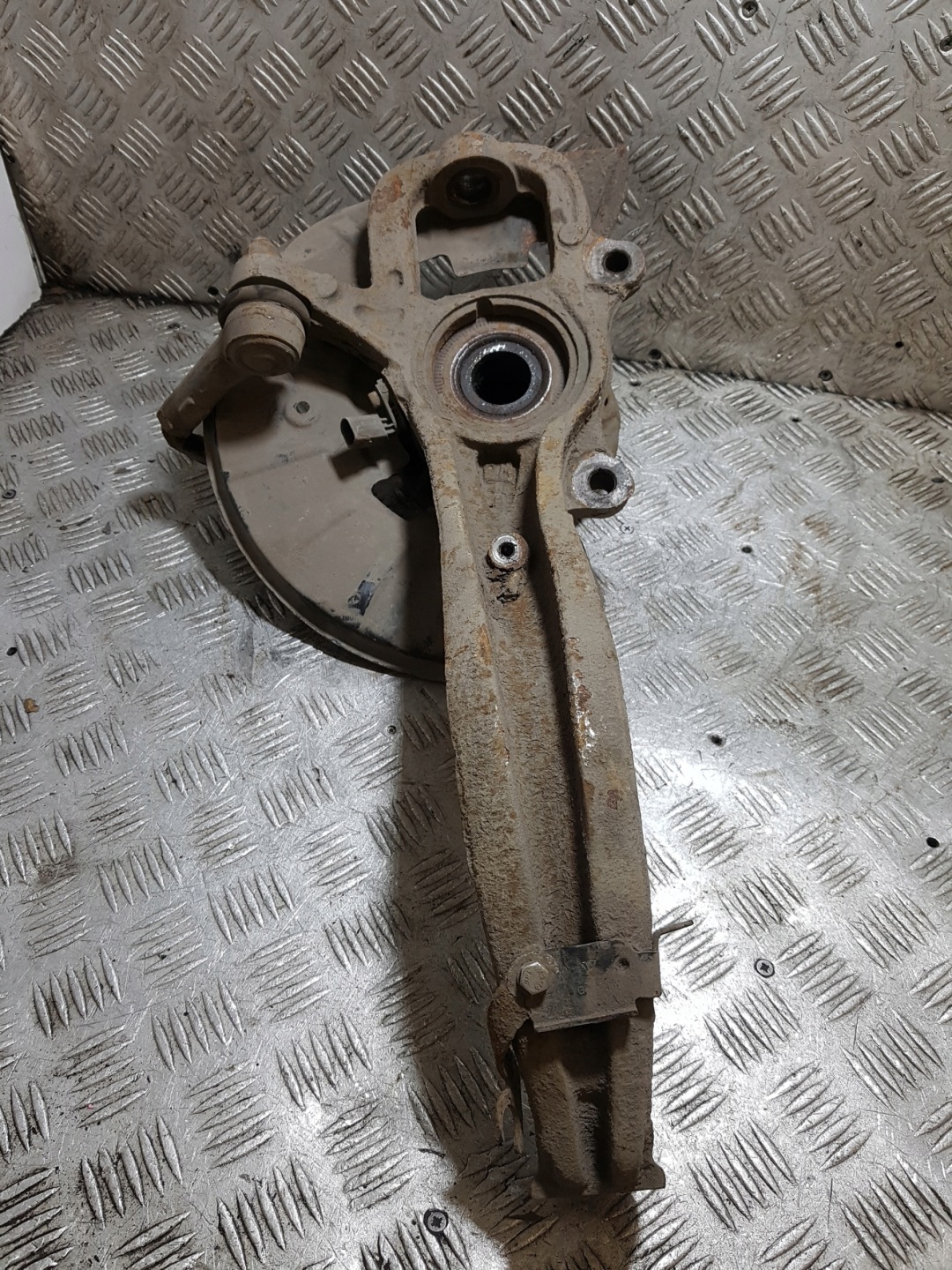 otoč čepu pravý předek AUDI Q7 7L0407258A