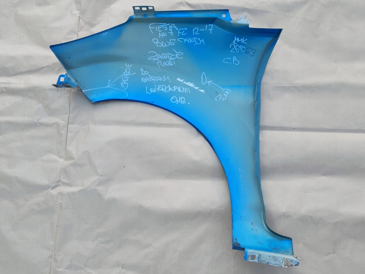 FORD FIESTA MK7 LIFT 2012-2017 aile droite avant BLUE CANDY