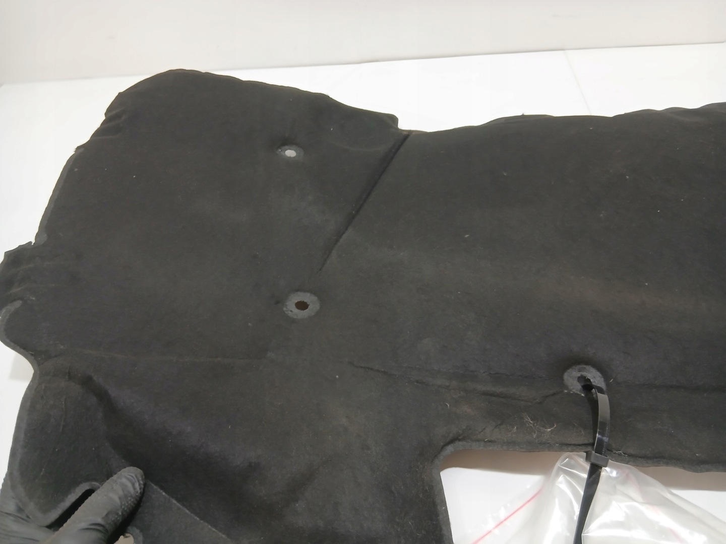 soundproofing SPINKI PODBITKA bonnets BMW E90 E91 OE (24235125)