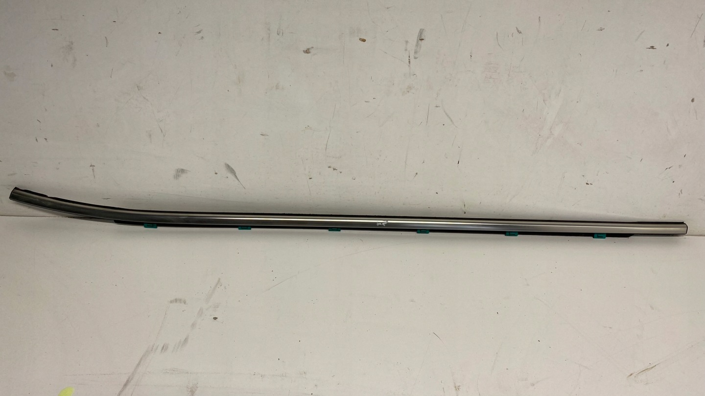 HYUNDAI I30 II moulding dust PARAPET CHROM left front front door