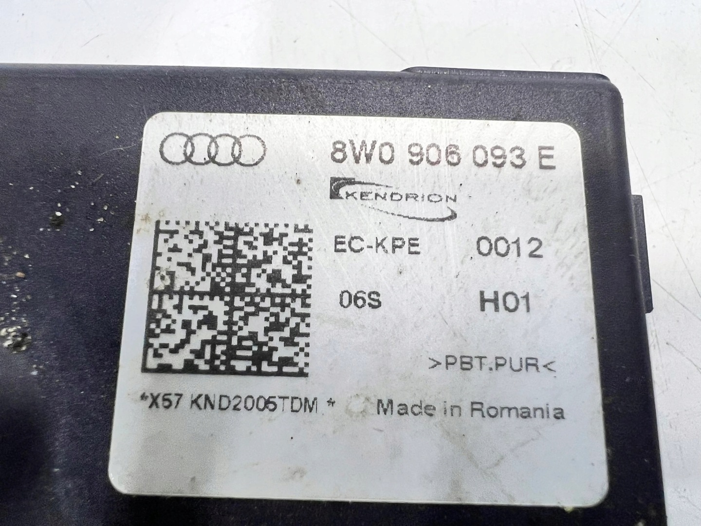 Bedienteil POMPY des Kraftstoffsbehälters AUDI A4 B9 A5 Q7 8W0906093E