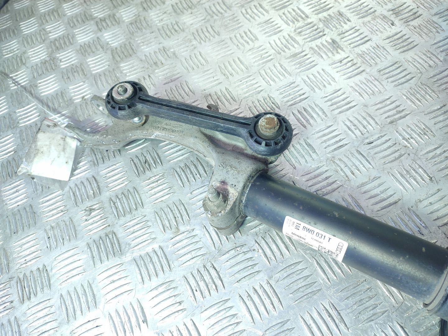 shock absorber right front AUDI A4 B9 2015-2019 1.4 TFSI 150KM 8W0031T
