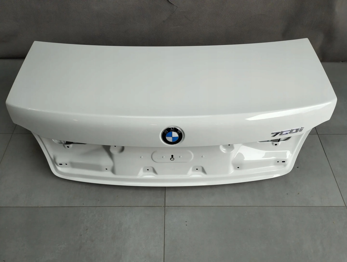 BMW 7 G11 boot door A300