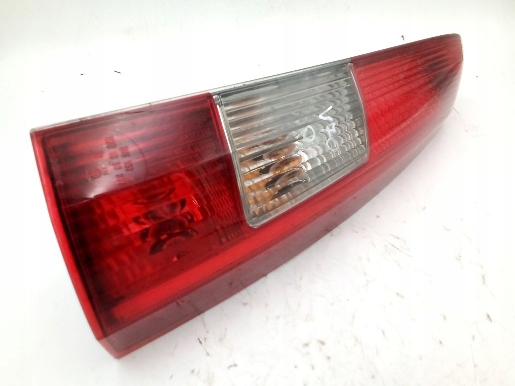 Volvo V70 and 1 light right rear part rear upper 9154494