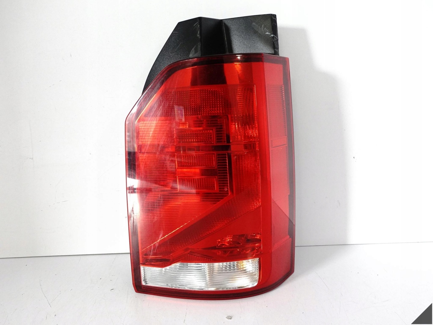 VW T6 TRANSPORTER MULTIVAN 7LA T6.1 LIFT 19-24 light LED right rear part EU
