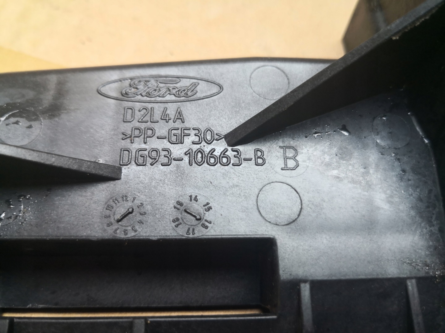 Porte pour batterie MONDEO MK5 DG93-10663-BB