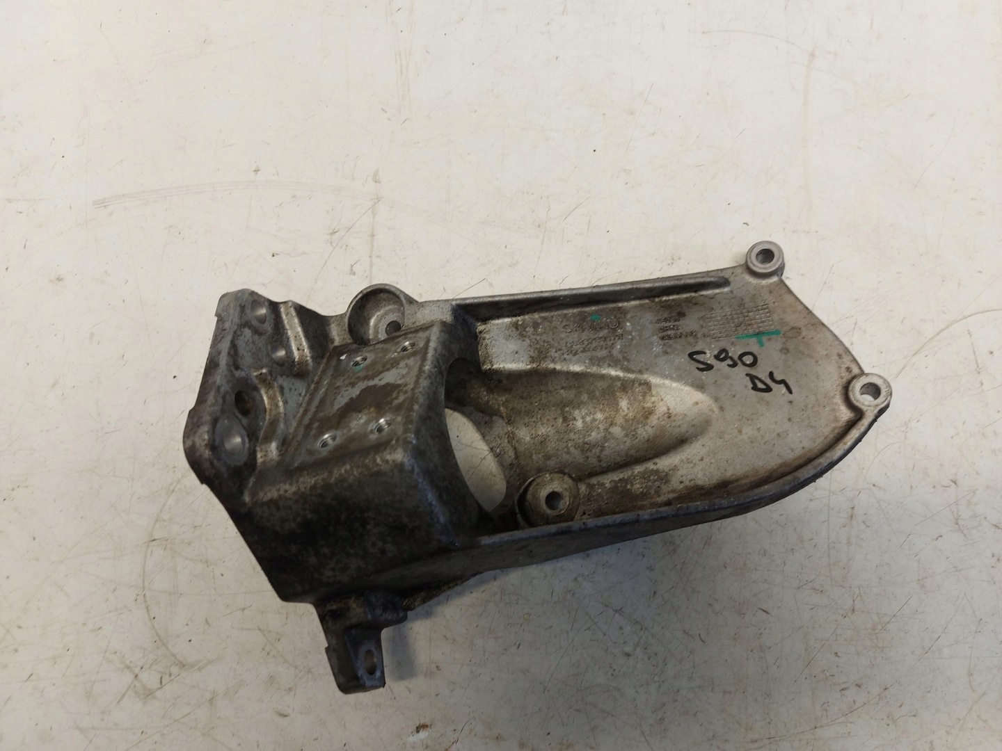 VOLVO S90 D5 sedan holder engine mount 32202602