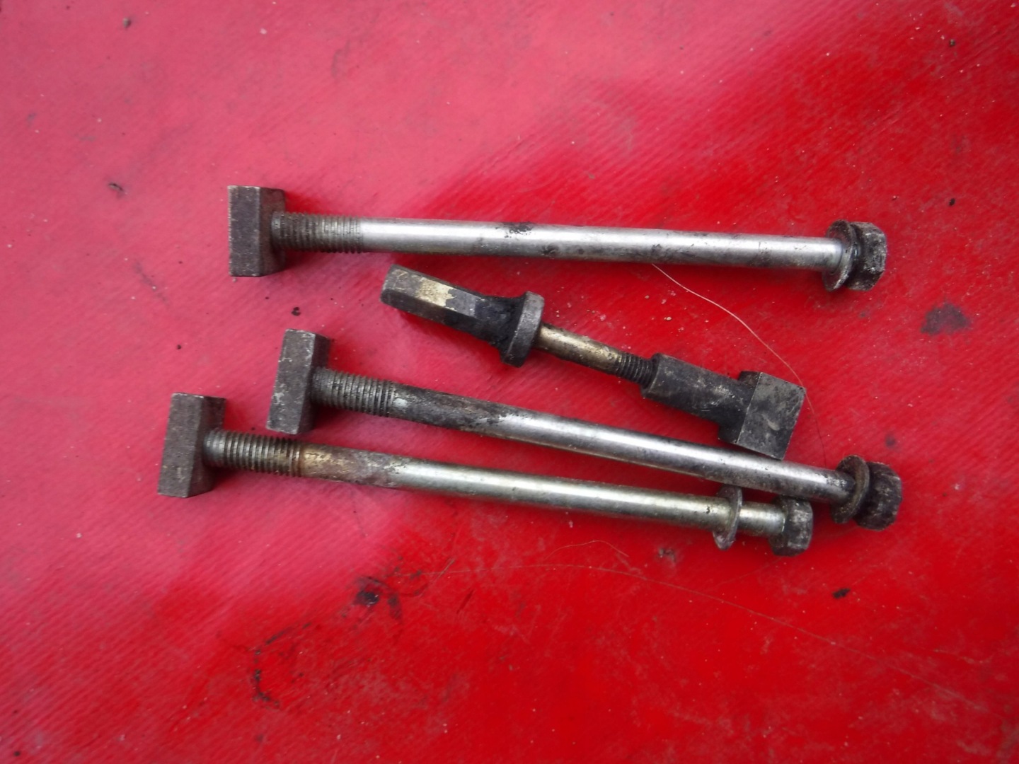 Vis Pompe d’injection W124 MERCEDES 3,0D 300D
