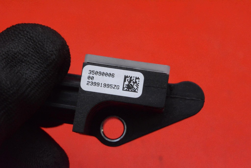 impact sensor right rear part 97061822102 PORSCHE PANAMERA 970 09-13