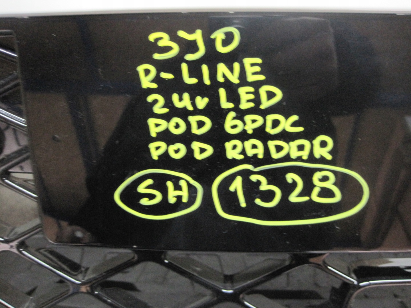 bumper VW PASSAT B9 3J0 R-LINE LED below 6 PDC below RADAR front front