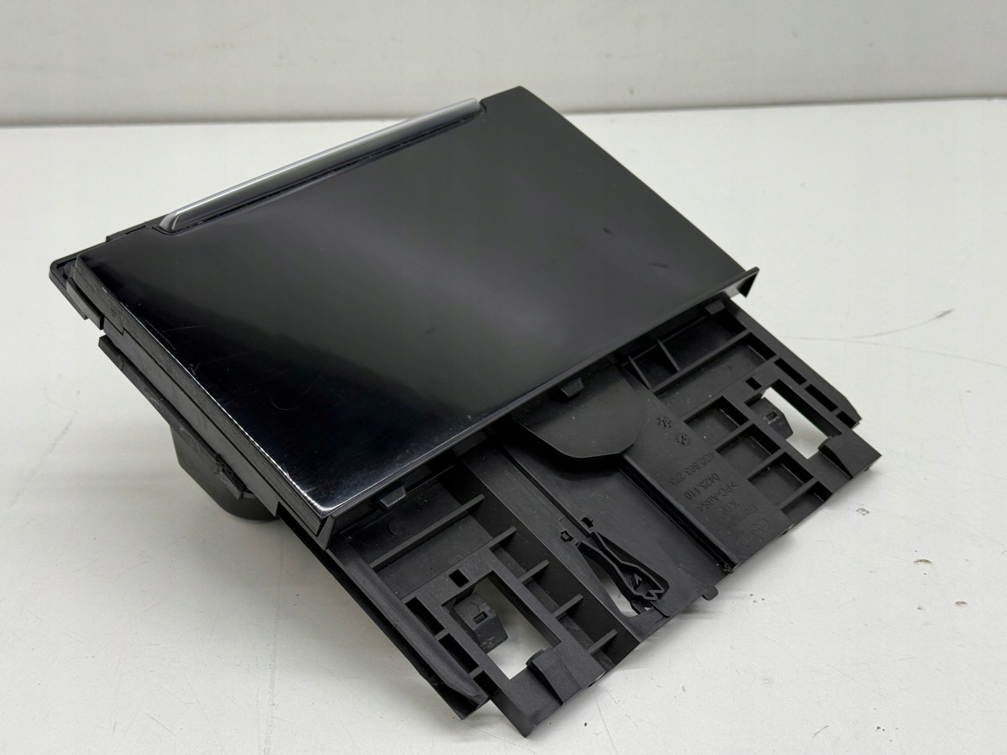 AUDI A6 C7 passenger compartment ashtray tunelu srodkowego black PIANO BLACK