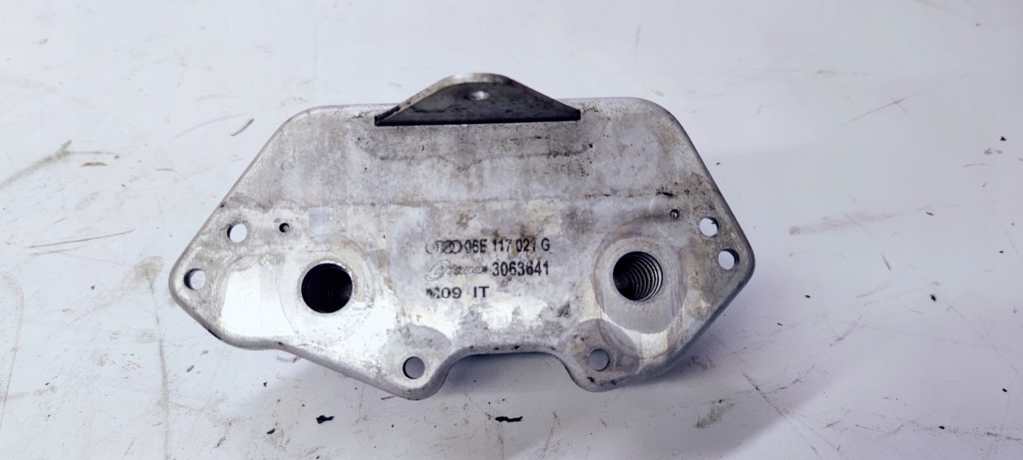 olaj hütö AUDI A4 B7 A6 C6 06E117021G