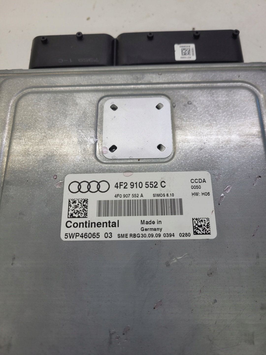 computer control unit of the engine AUDI A6 C6 2.8 FSI 4F2910552C 4F0907552A