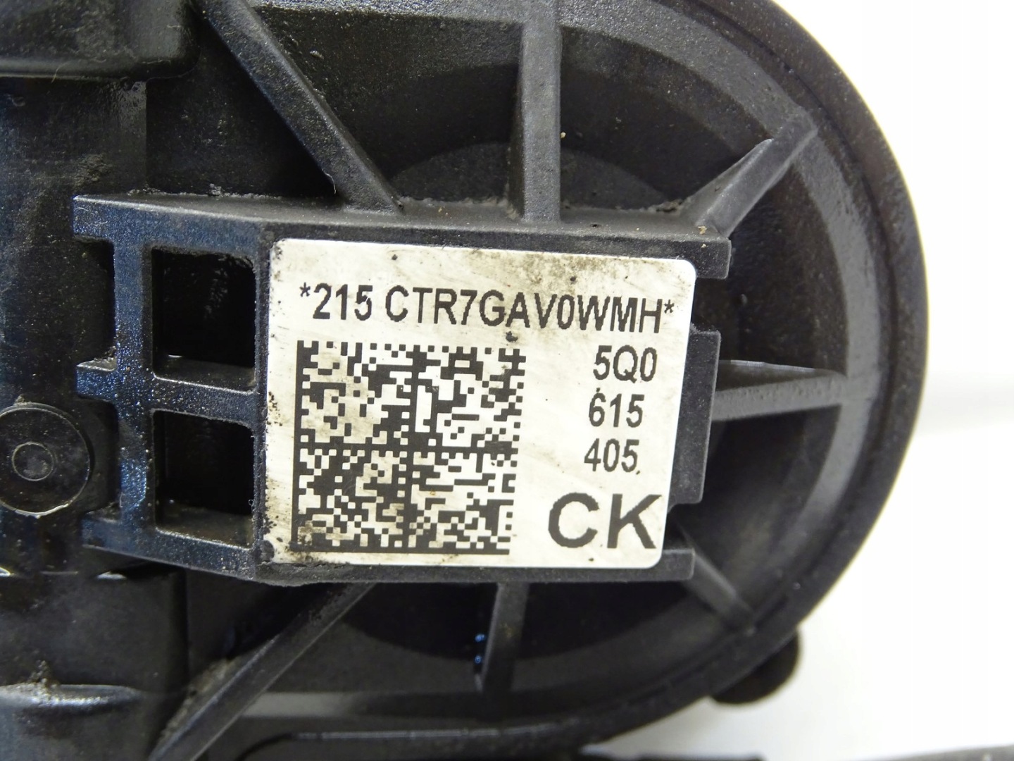 caliper brake electrical left rear part rear GOLF VII 5Q0615405CK