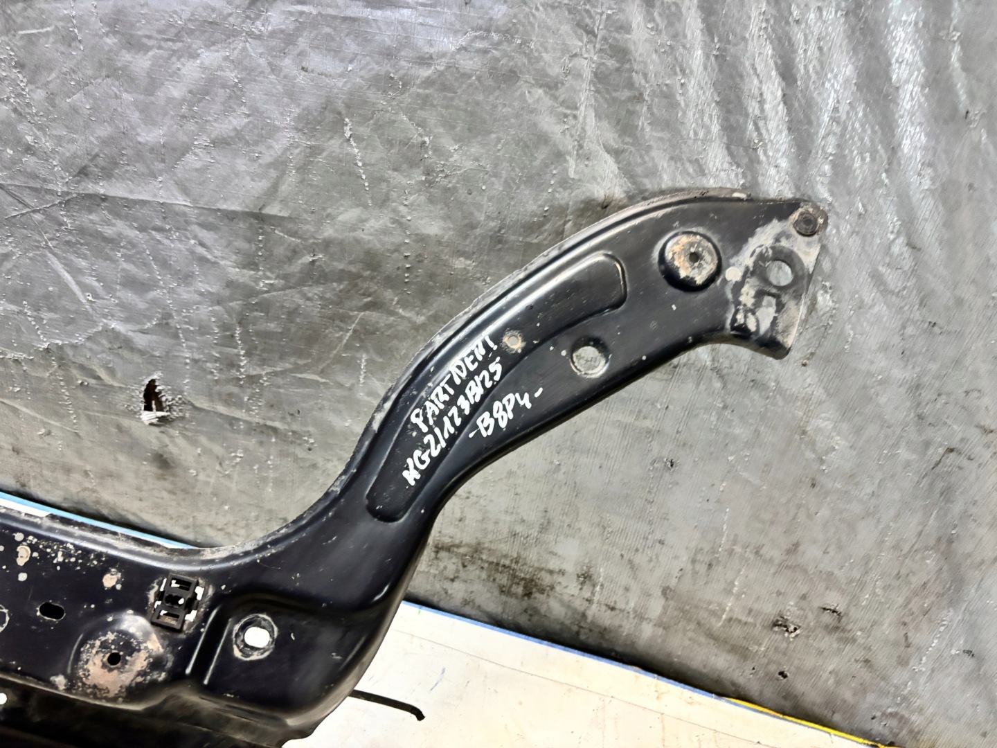 support panel for radiators upper Peugeot Partner and lift