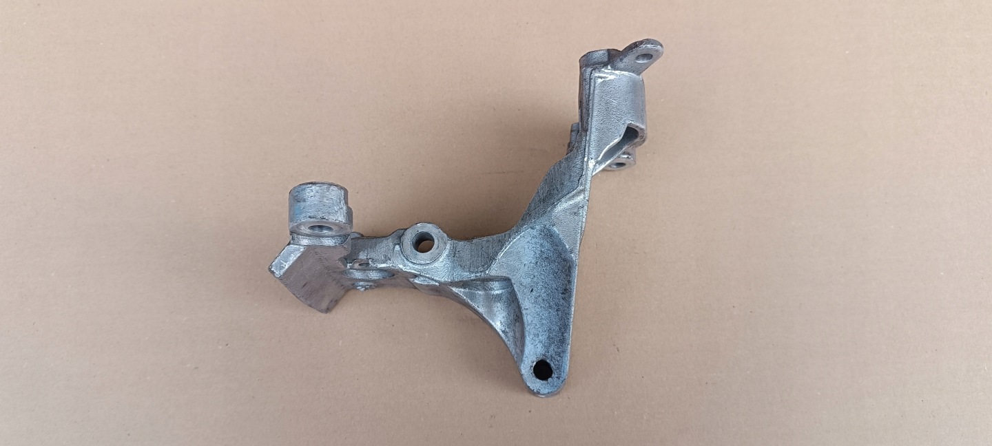 holder engine mount RANGE ROVER SPORT L494 DPLA-5A694-AA