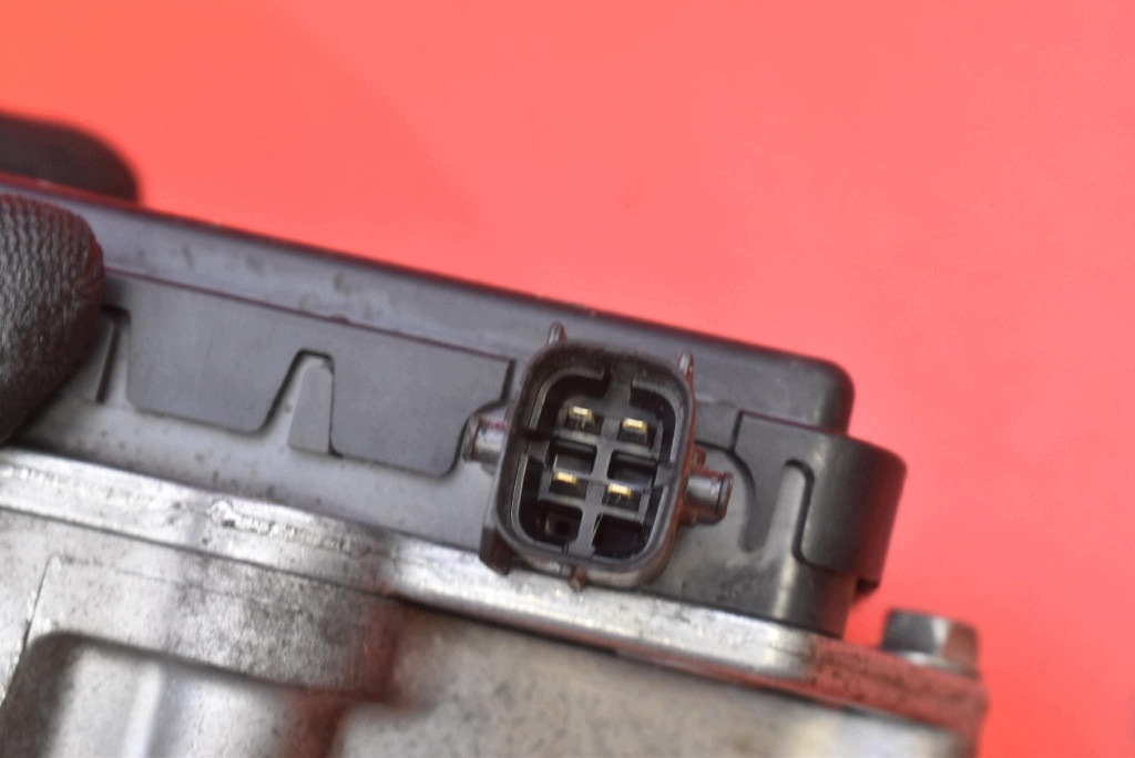 régulateur phases de la distribution 222A0-37021 TOYOTA COROLLA E18 1.6 VALVEMATIC 132 KM