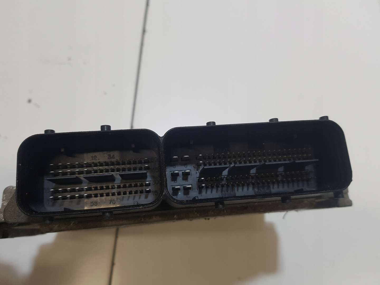 computer of the engine control unit KIA CARENS 0281013072