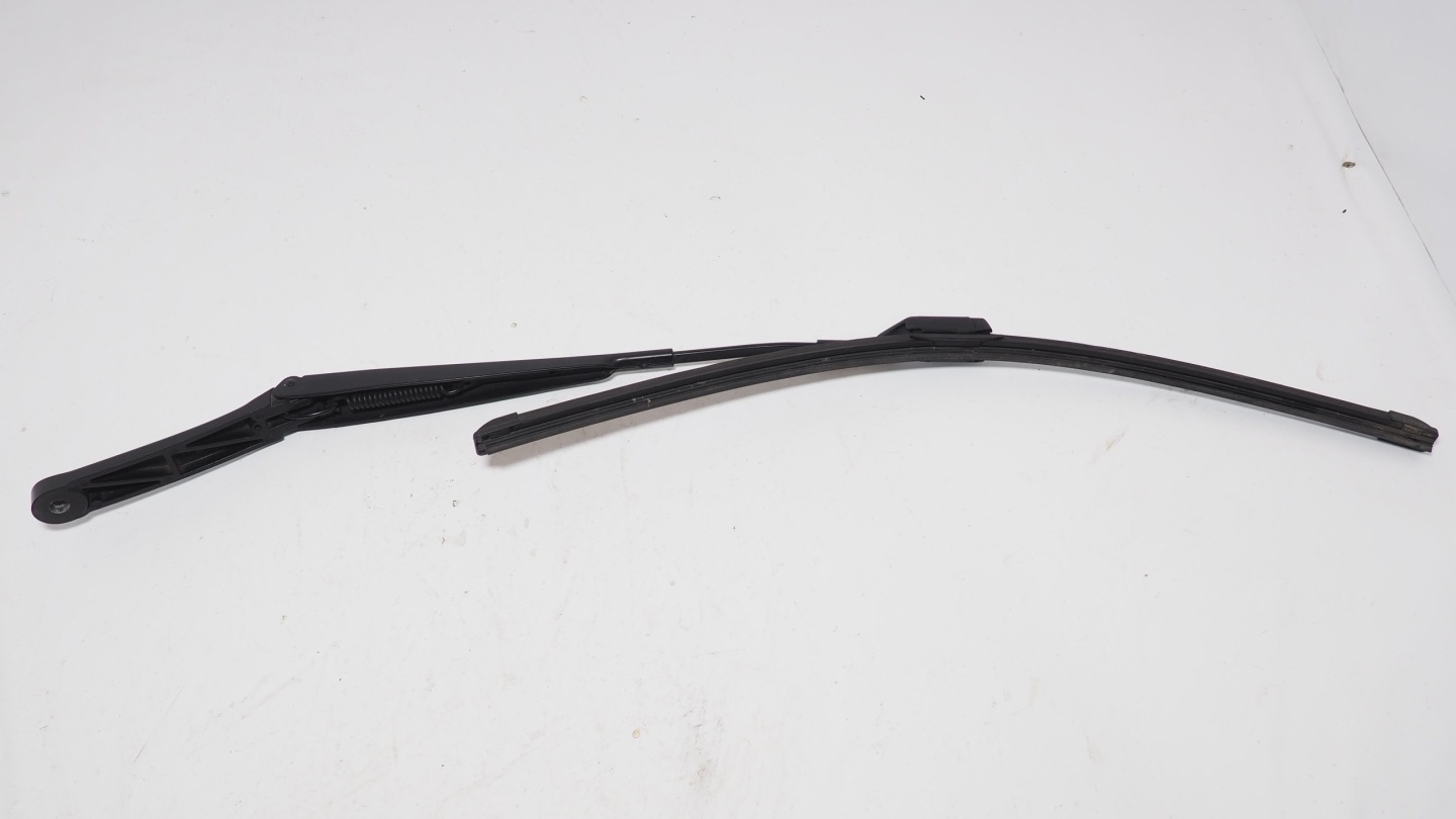 VW Golf VI wiper arm left right front