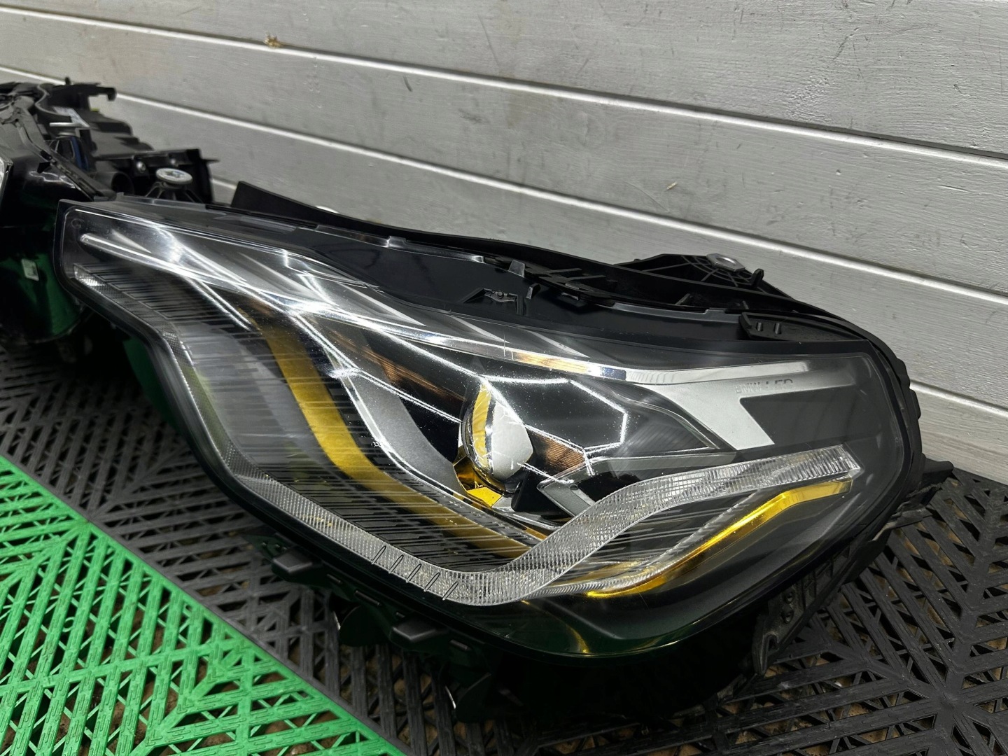 Komplet lichte przednich Komplet BMW 2 G42 GOLD 5A320F3