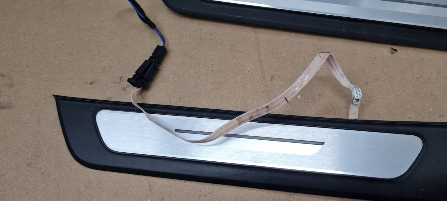A6 C8 4K moulding mouldings caps threshold LED running board 4X SLINE 23R