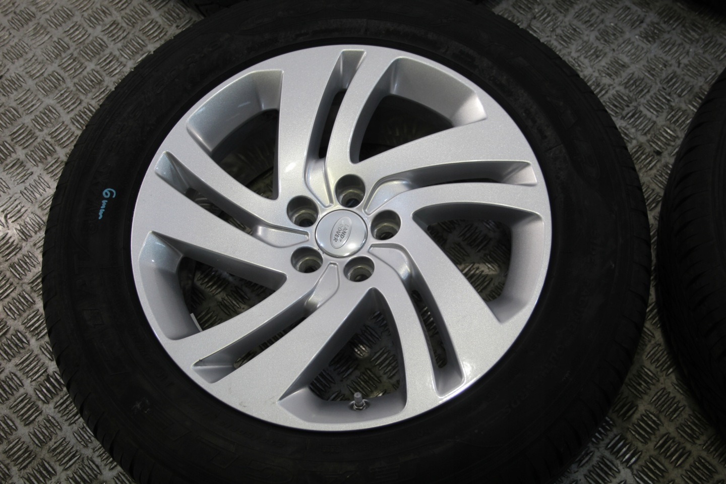 wheels discs disc 235/60 R18 EVOQUE II 2 L551