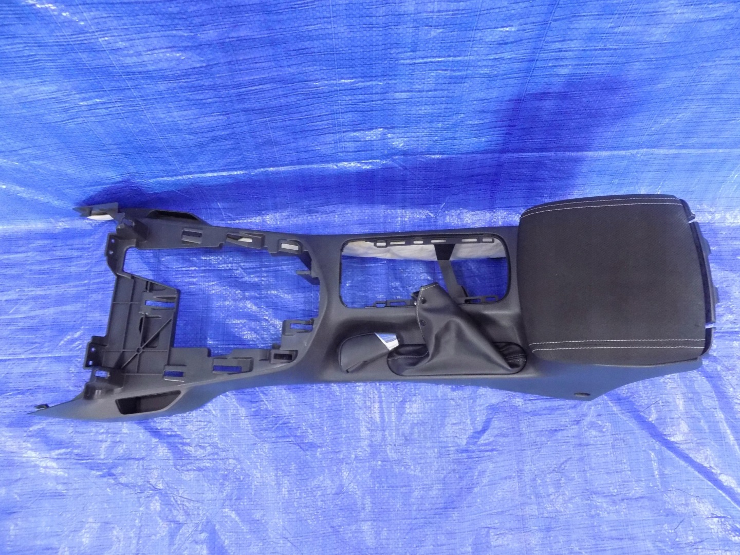 TUNEL mitte Armlehne NAVARA NP300 ALASKAN